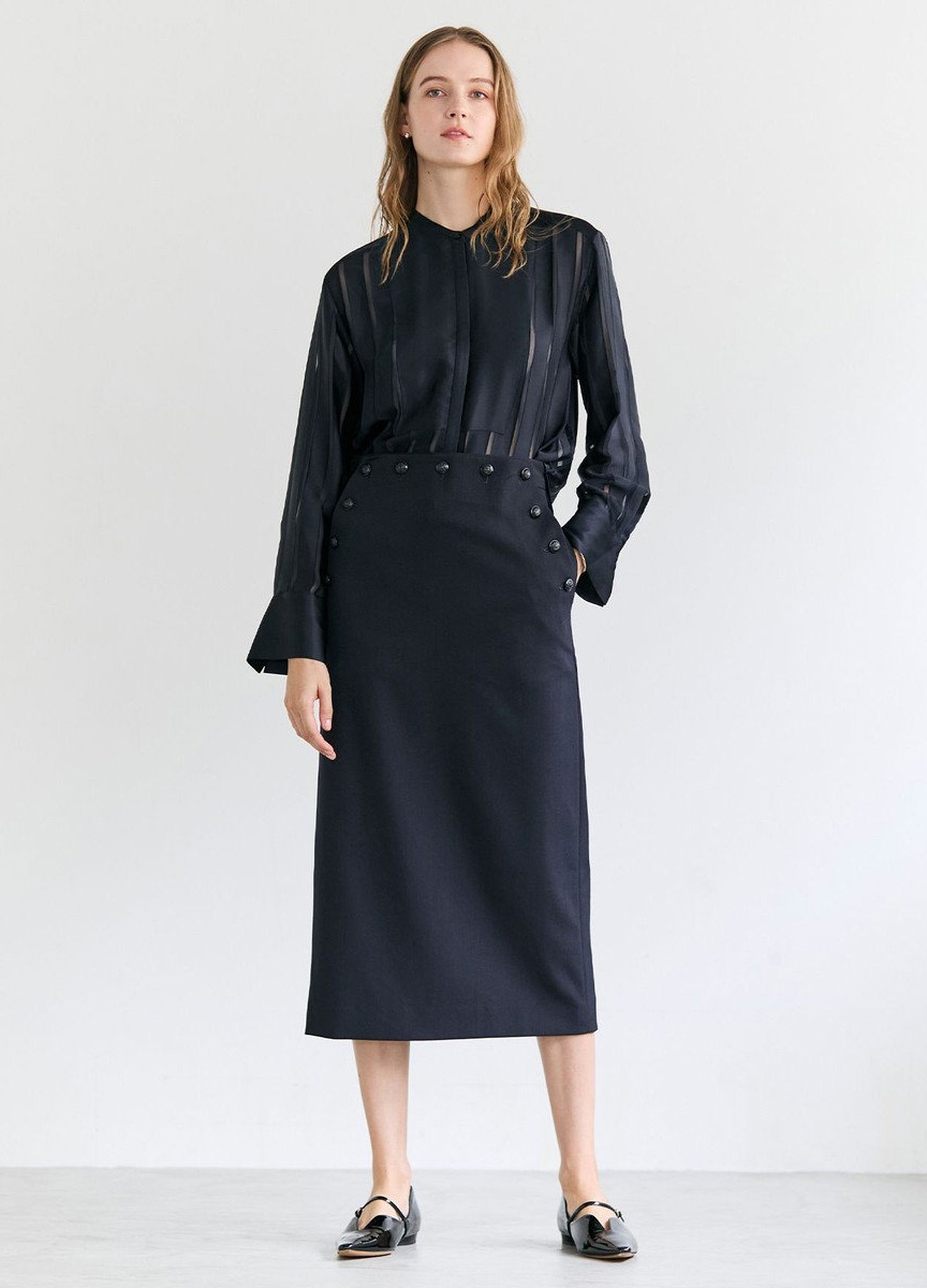 腰間釦飾設計直筒裙